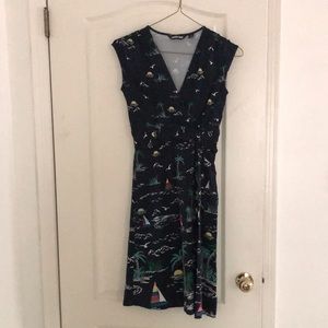 Land’s End summer-vibe XS dress in navy with a fun sailboat/palm tree print.